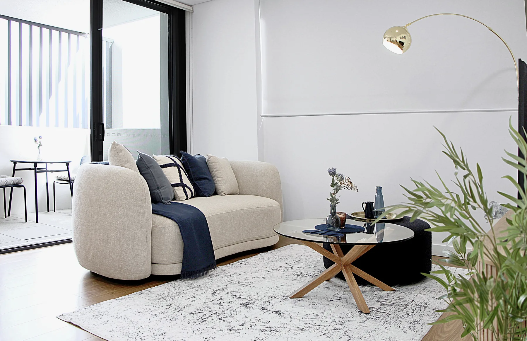 Furnished apartment in Burwood