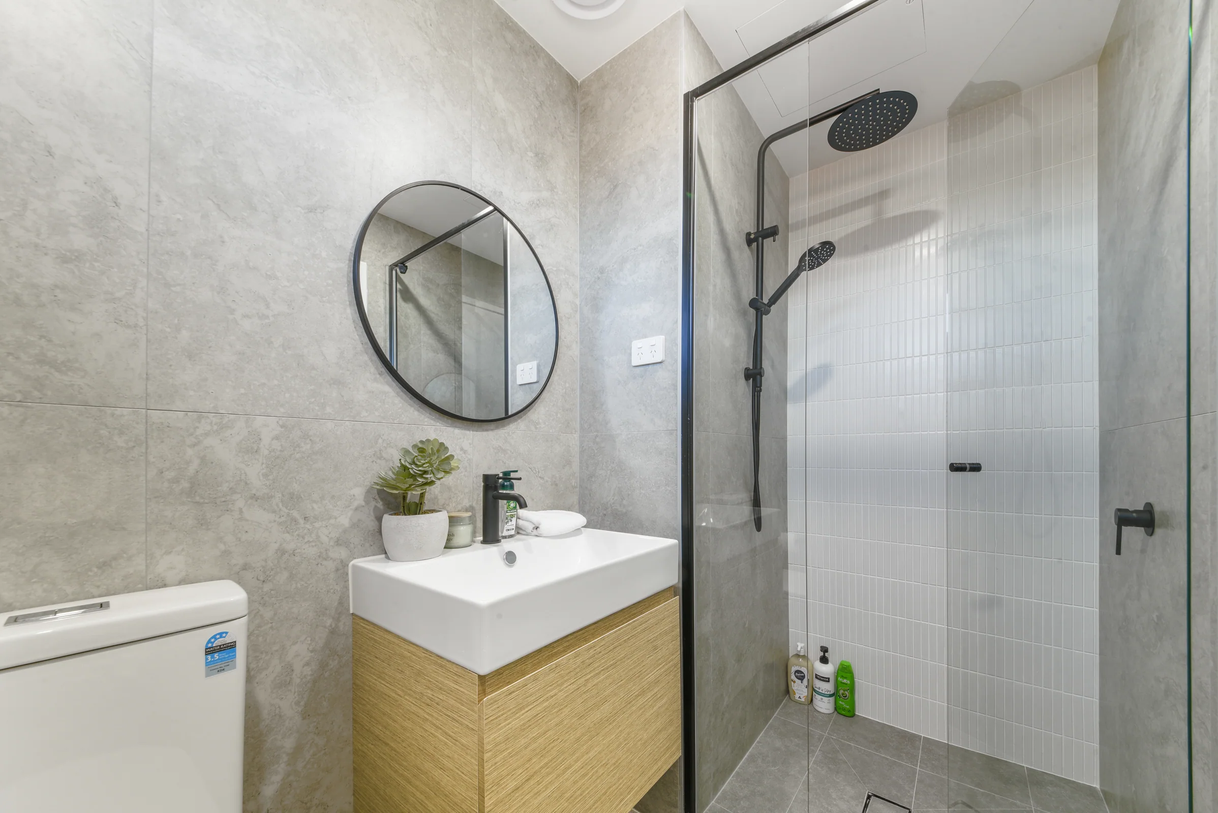 Fully furnished two-bedroom apartment on Conder Street additional property photo 16