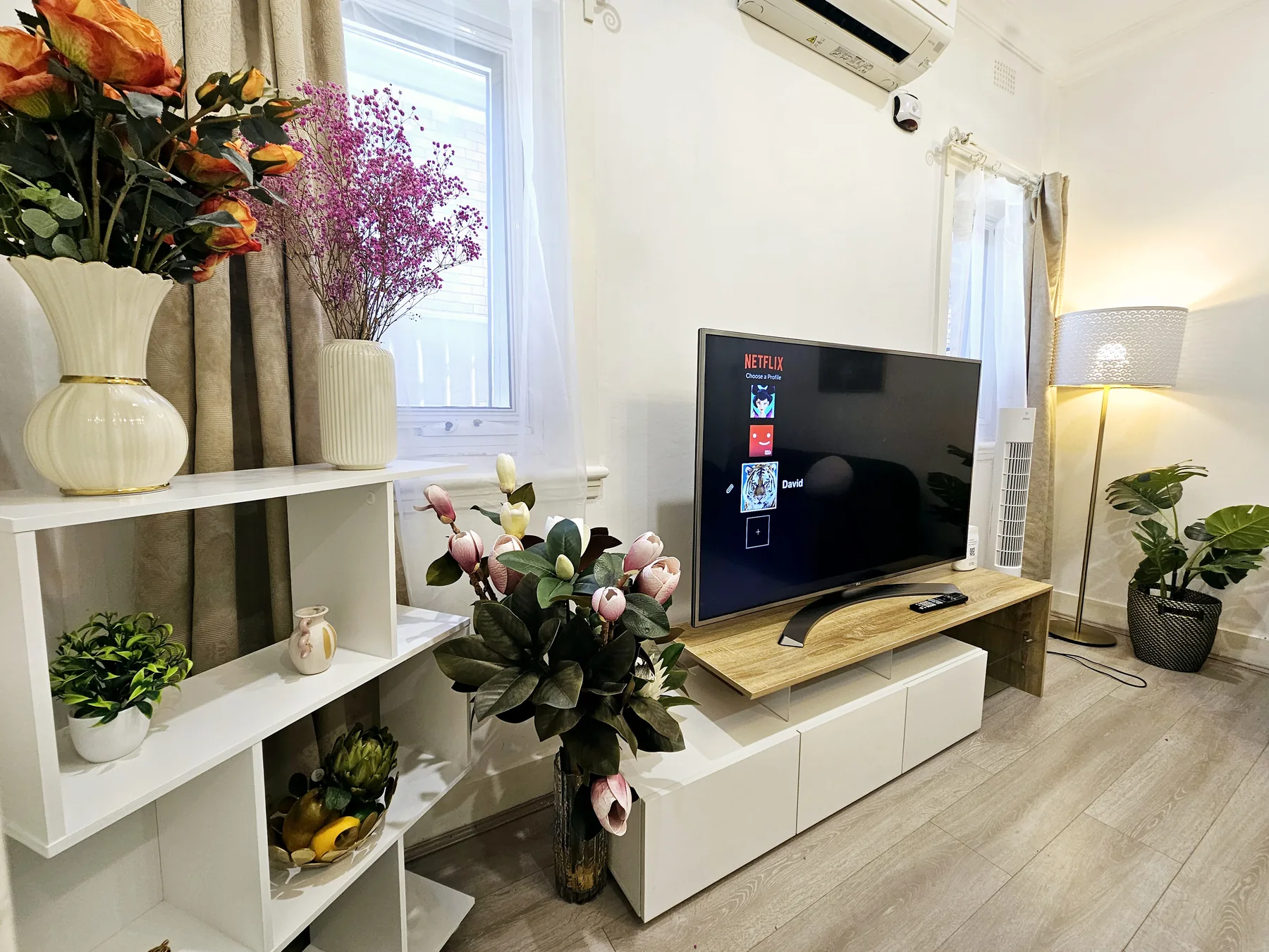 Comfortable fully furnished three-bedroom home in Burwood additional property photo 6