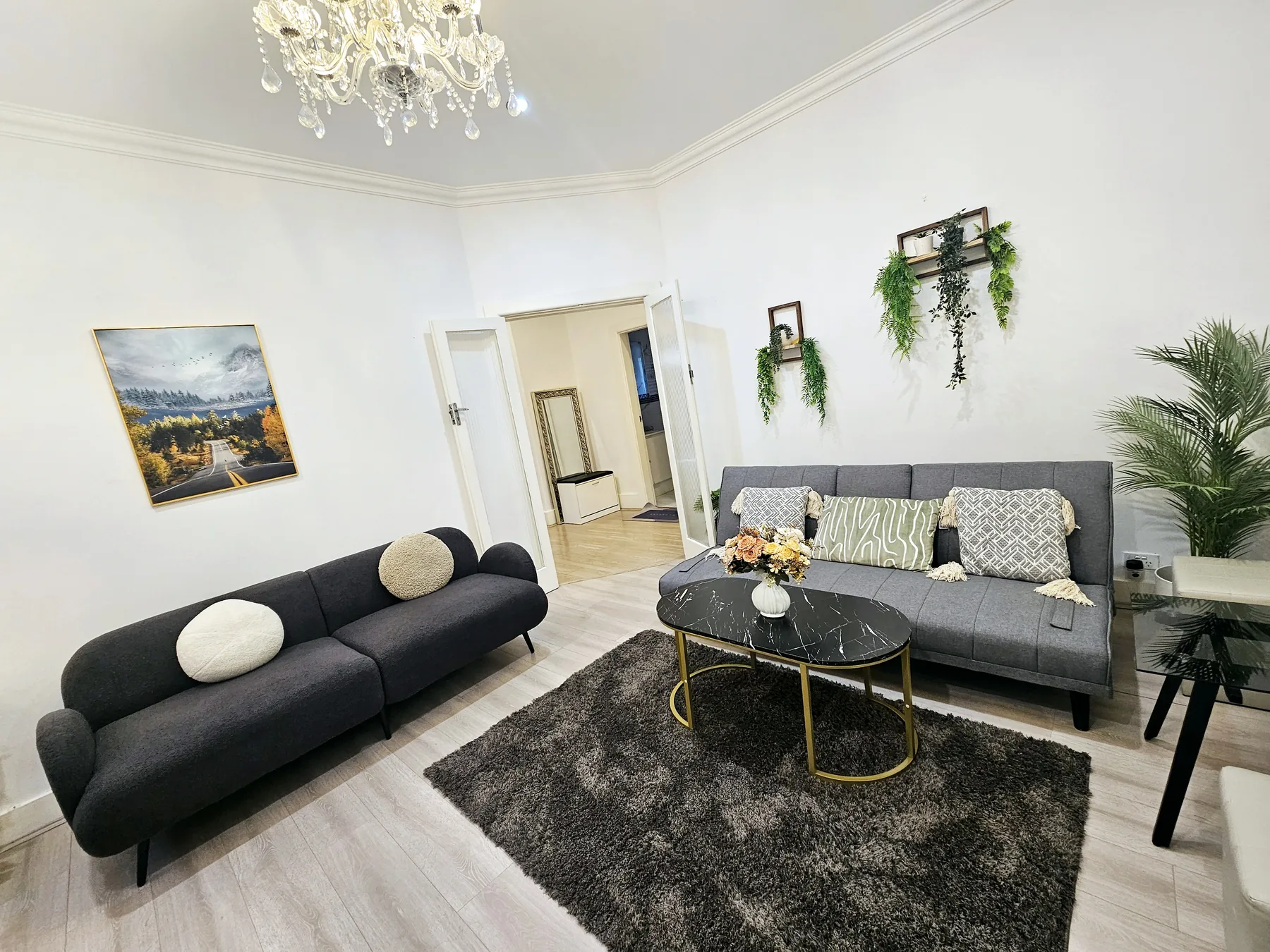 Comfortable fully furnished three-bedroom home in Burwood additional property photo 7